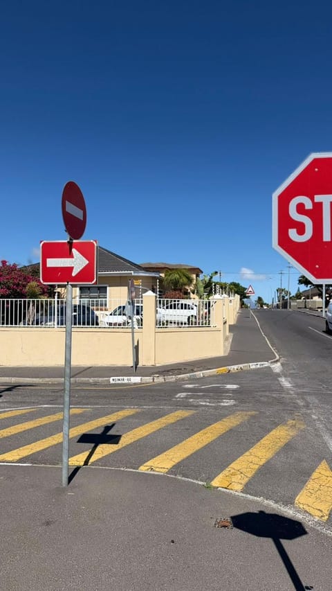 Home of peace self catering accommodation Bed and Breakfast in Cape Town