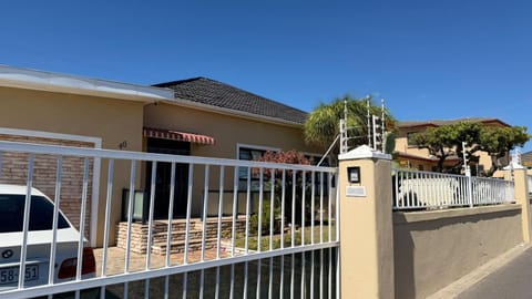 Home of peace self catering accommodation Bed and Breakfast in Cape Town