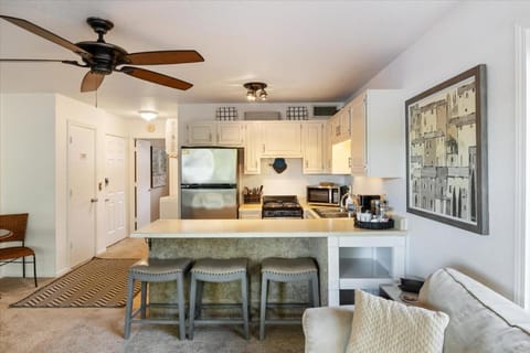 Lakefront Bungalow Near Margaritaville House in Lake of the Ozarks