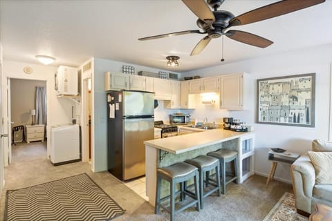 Lakefront Bungalow Near Margaritaville House in Lake of the Ozarks