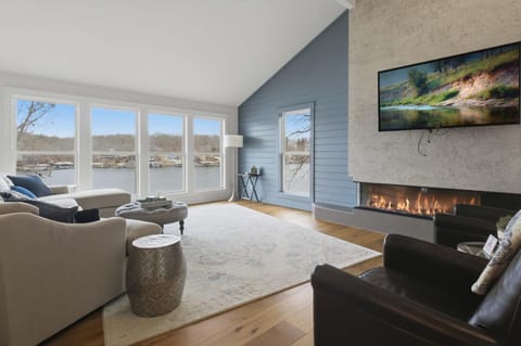 Brush Creek Retreat with Boat Slip House in Lake of the Ozarks