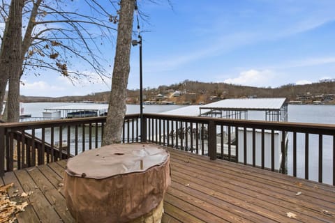 Brush Creek Retreat with Boat Slip House in Lake of the Ozarks