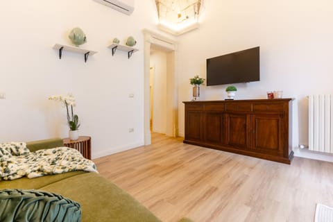 TV and multimedia, Living room, heating, air conditioner