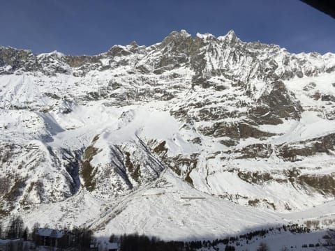 Cielo Alto I Dadi Apartment in Breuil-Cervinia
