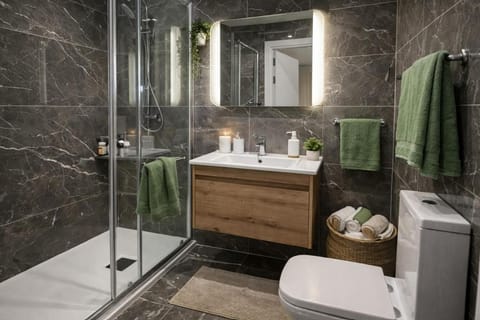 Shower, Toilet, Bathroom, towels, towels