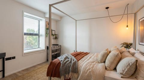 Luxurious Retreat with Cinema Lounge Bed and Breakfast in Forest Heath District