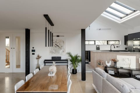 Luxurious Retreat with Cinema Lounge Bed and Breakfast in Forest Heath District