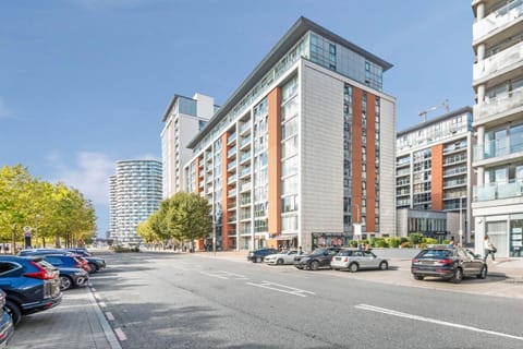 Property building, Day, Neighbourhood, Street view, Location