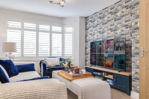 Spacious 3BR Retreat Mountain Views House in Belfast