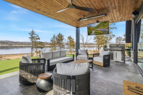 AFrame at Beaver Lake-Hot Tub-Epic Patio & Views House in Beaver Lake