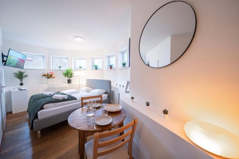 Photo of the whole room, Dining area