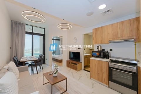 TV and multimedia, Kitchen or kitchenette, Dining area, Evening entertainment
