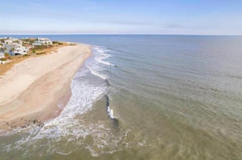 Beach Belle- Pet Friendly- Luxury Edisto Home House in Edisto Beach