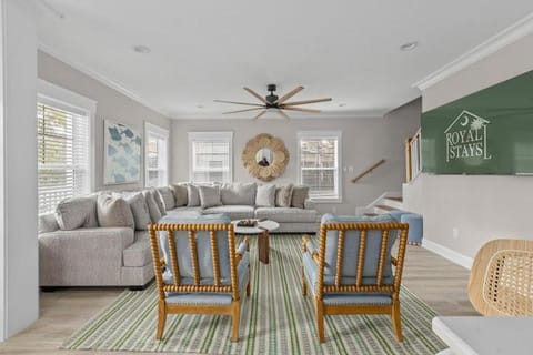 Beach Belle- Pet Friendly- Luxury Edisto Home House in Edisto Beach