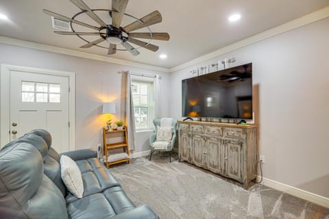 Fully Updated and Convenient! Baytown Home Near Dtwn House in Baytown