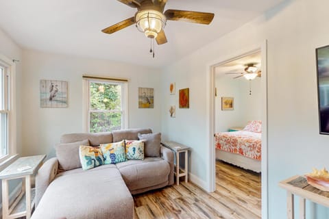 SF123 Coral Cottage House in Sneads Ferry