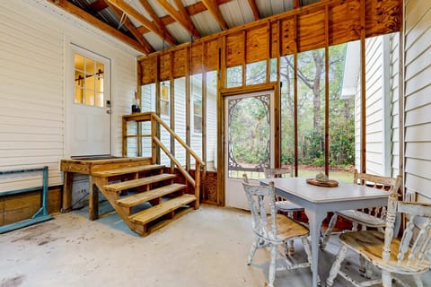 SF123 Coral Cottage House in Sneads Ferry