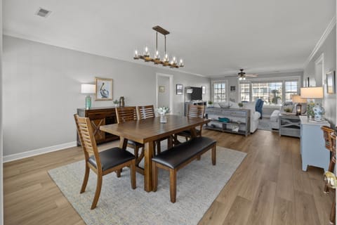 TB113 Canal Side Cottage House in Topsail Beach