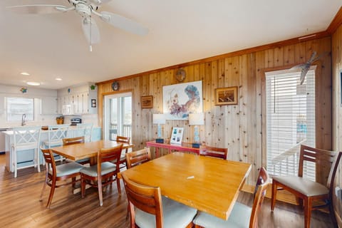 TB1155 The Tackle Box House in Topsail Beach