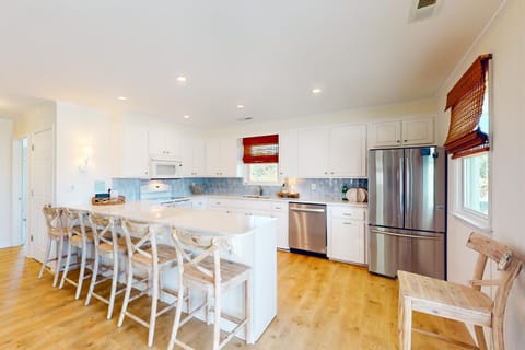 TB1514 The Go Fish Cottage House in Topsail Beach