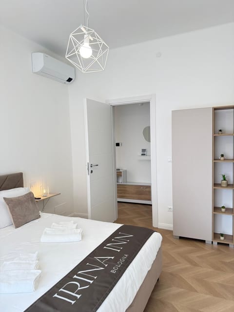 Bed, Bedroom, wardrobe, air conditioner