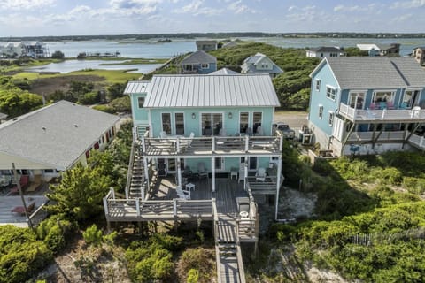 TB829 Top Sol Turvy House in Topsail Beach
