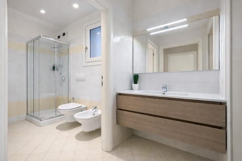 Lake Garda Apartment with Pool, Private Garden & Parking Apartment in Manerba del Garda