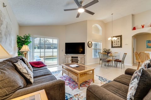 Poolside Oasis and Game Room Fun! Gem in Haines City House in Haines City