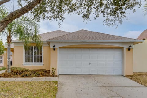 Poolside Oasis and Game Room Fun! Gem in Haines City House in Haines City