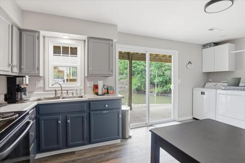Kitchen or kitchenette, kitchen