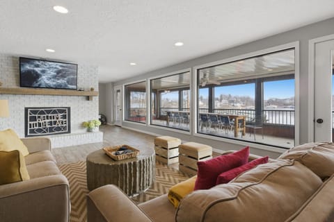 TV and multimedia, Living room, Seating area