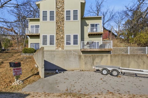 Property building, Day