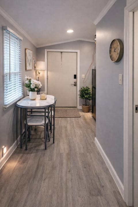 Beautiful independent suite Apartment in Brandon