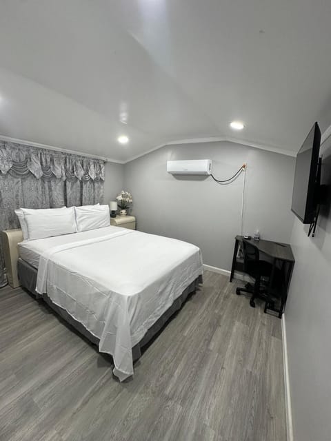 Beautiful independent suite Apartment in Brandon