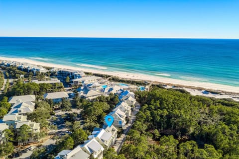 Sol y Sombra House in Seaside