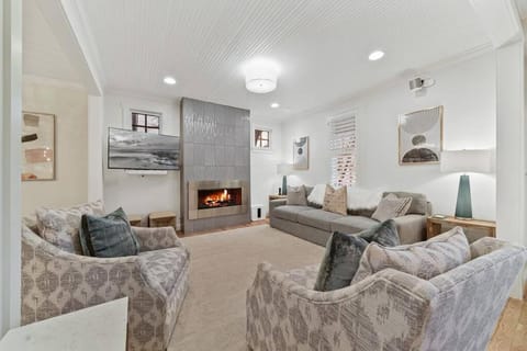 TV and multimedia, Living room, Seating area