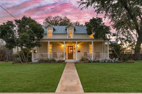 Property building, Facade/entrance, Day, Garden view