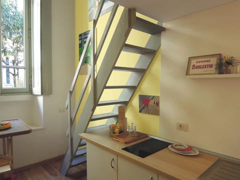 Day, Kitchen or kitchenette