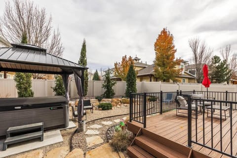 The Heber Hangout: 4BR Family Home + Spa House in Heber City