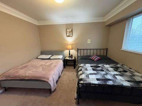 Nordel Way Guest House - Walk to Transit & Shopping - 20 Min to YVR Vacation rental in Surrey