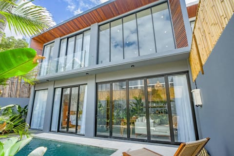 Property building, Pool view