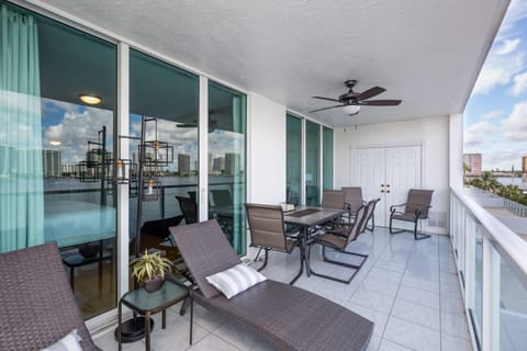 Le Marina Bay 409 STR -02439 House in Sunny Isles Beach