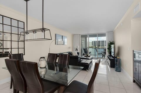Le Marina Bay 409 STR -02439 House in Sunny Isles Beach