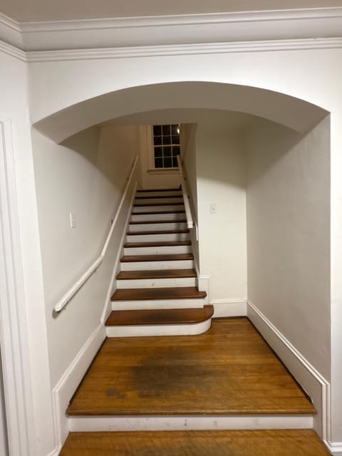 Vancouver Large Room for 5 - Near YVR Airport, Transit & Free Parking Vacation rental in Vancouver