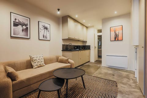 Kitchen or kitchenette, Living room