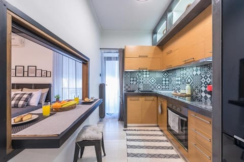 Cozy Seaside Apartment in Aphrodite Bay, Piraeus Apartment in Pireas