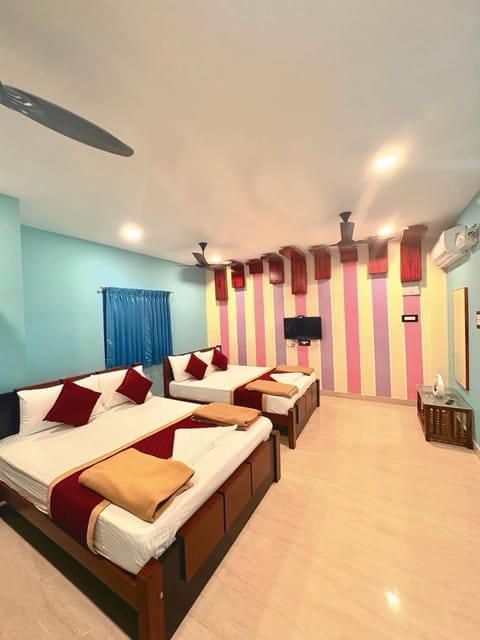 Bed, TV and multimedia, Bedroom, wardrobe, air conditioner, air conditioner