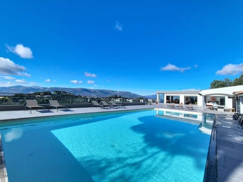 Mountain view, Mountain view, Pool view, Pool view, Sea view, Sea view