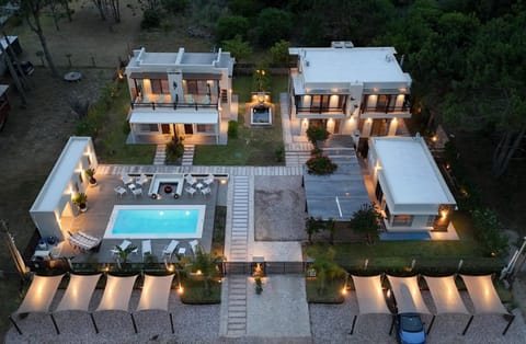 Property building, Patio, Bird's eye view, Garden, Garden view, Pool view, Swimming pool