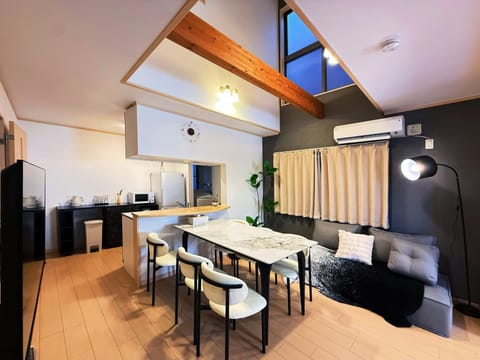 Living room, Dining area, air conditioner